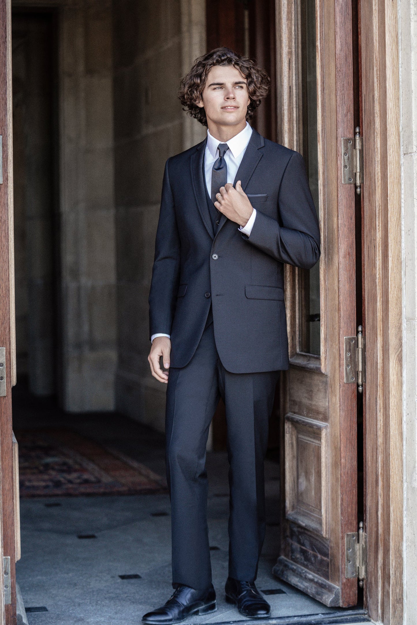 "The Ridge" Men's Slim Fit Black 3 Piece Suit